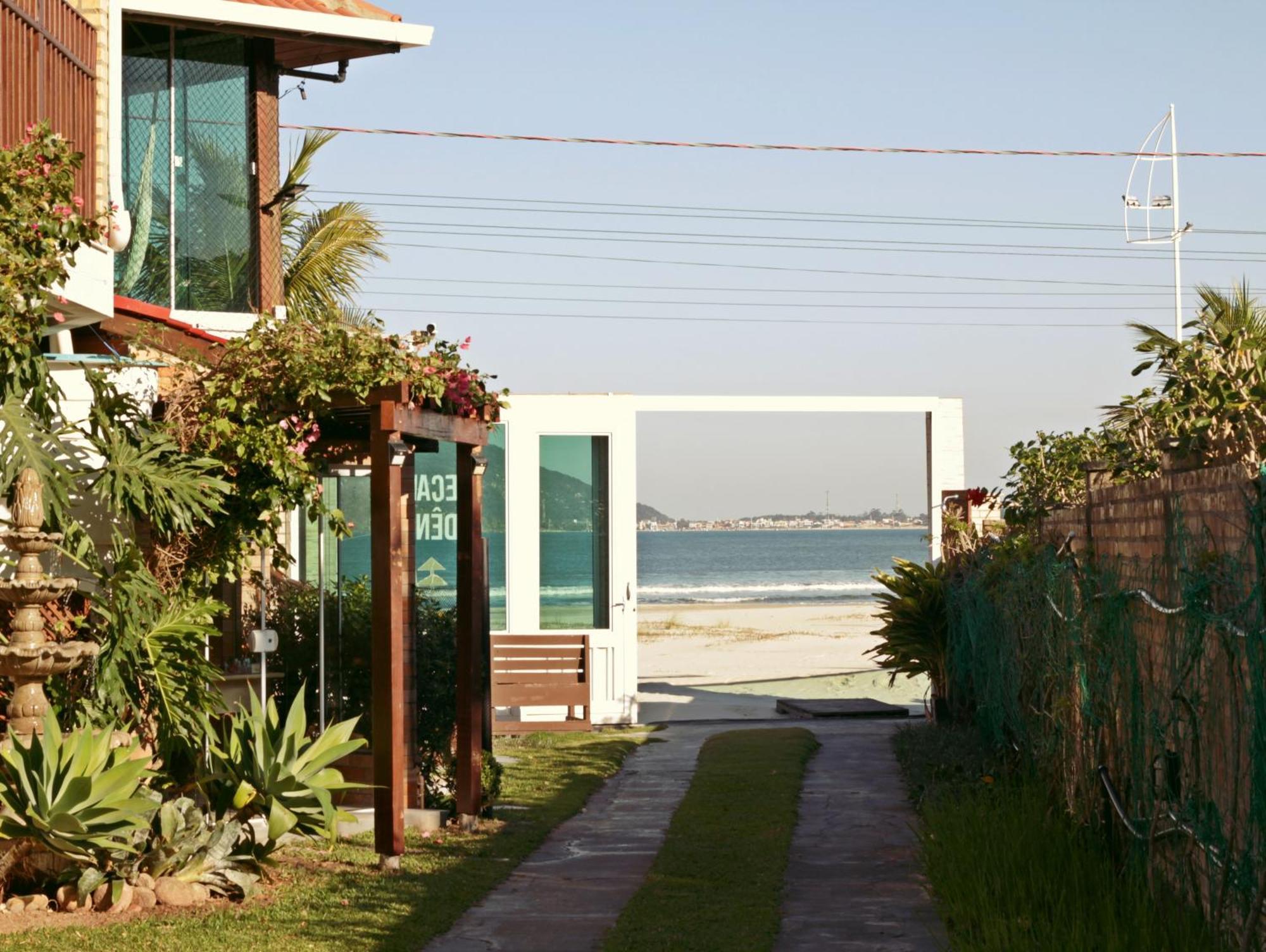 Pousada Recanto Edenico - A Beira Mar Da Praia Ponta Do Papagaio, Palhoca Sc Exterior photo